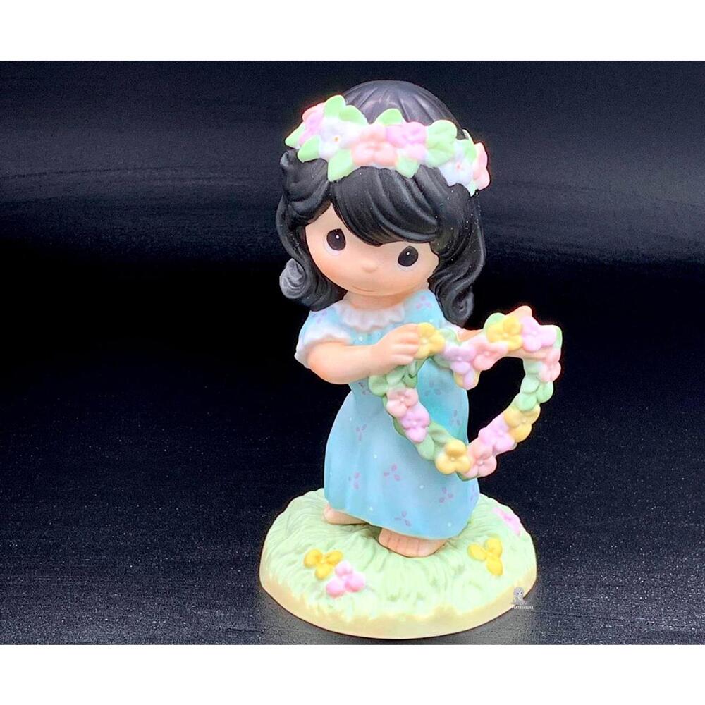 Precious Moments Girl Holding Floral Heart Figurine – Pastel Dress Garden Theme